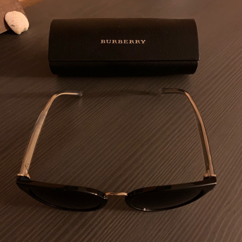 Burberry Signature  Sunglasses - Picture 2 of 6
